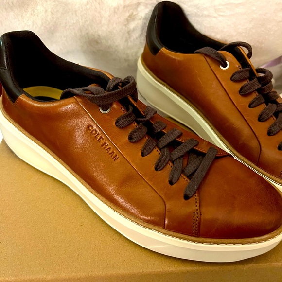 Cole Haan Men’s Grand Series GrandPro Topspin Sneaker British Tan - Picture 2 of 9